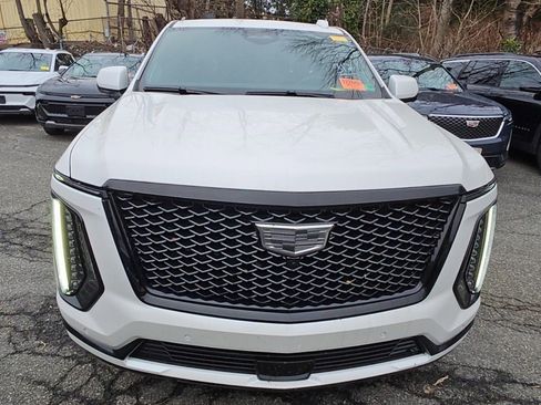 Used 2025 Cadillac Escalade Sport Platinum image 4