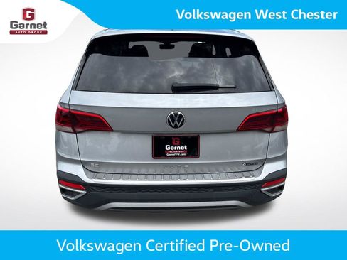 Used 2023 Volkswagen Taos SE w/ Panoramic Sunroof Package AWD/4WD image 4