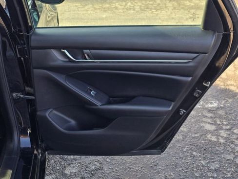 Used 2018 Honda Accord Sport image 15