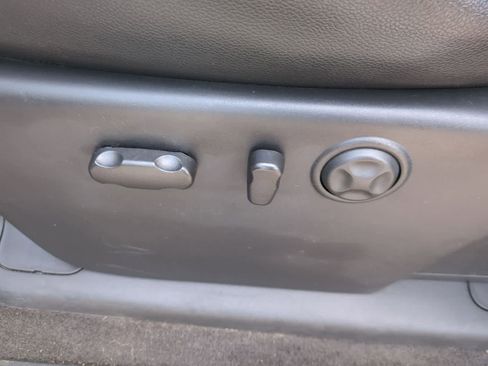 Used 2013 Chevrolet Silverado 1500 LTZ AWD/4WD image 17
