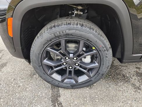 New 2025 Jeep Grand Cherokee Limited image 32