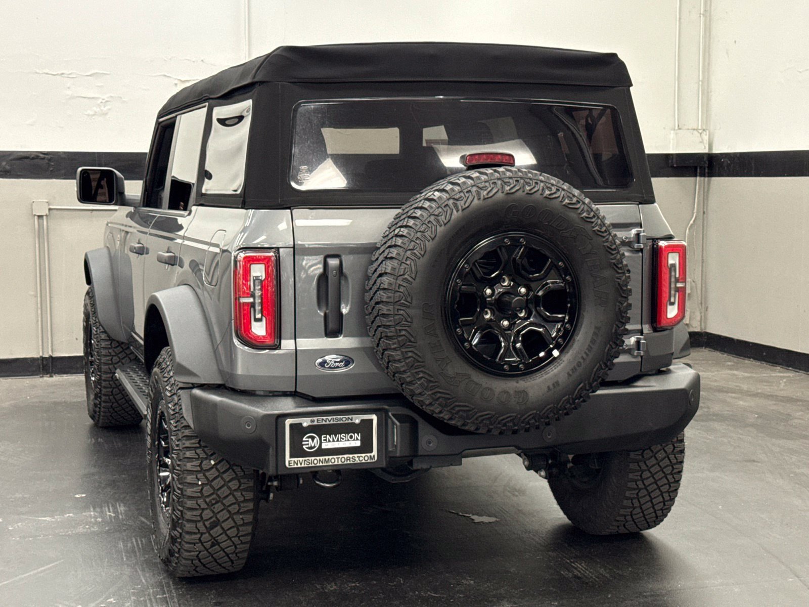 Used 2024 Ford Bronco Wildtrak AWD/4WD image 9
