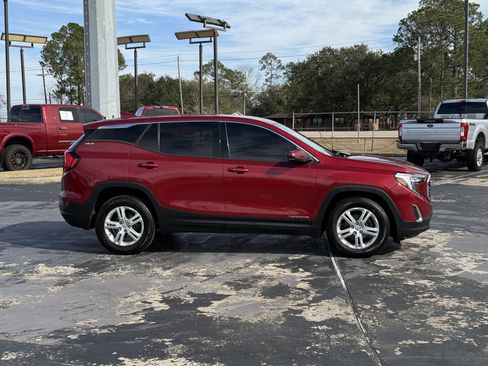Used 2019 GMC Terrain SLE w/ LPO, Cargo Package image 11