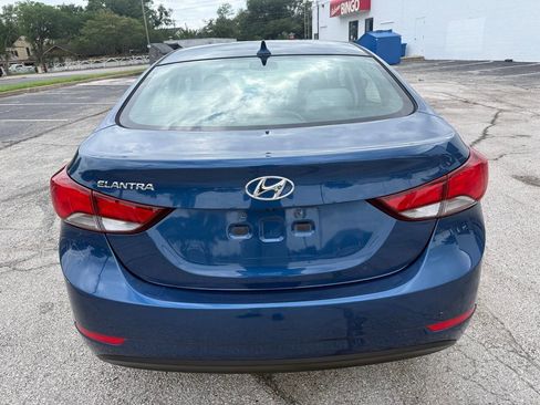 Used 2015 Hyundai Elantra SE w/ Option Group 02 FWD image 7