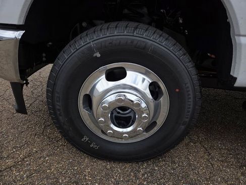 New 2026 Ford F350 XL w/ XL Chrome Package AWD/4WD image 22