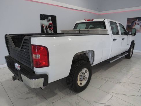 Used 2011 Chevrolet Silverado 2500 W/T AWD/4WD image 3