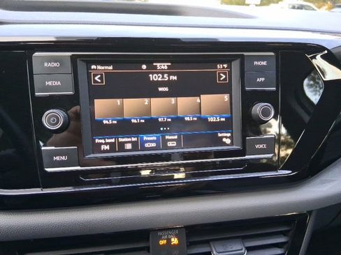 Used 2022 Volkswagen Taos S image 19