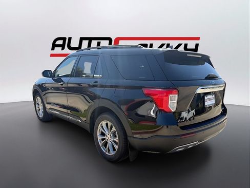 Used 2022 Ford Explorer XLT w/ Equipment Group 202A AWD/4WD image 5