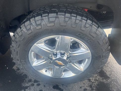 Used 2021 Chevrolet Silverado 2500 LTZ w/ LTZ Premium Package image 8