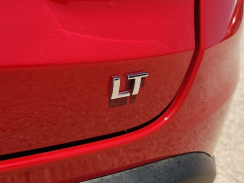 Used 2026 Chevrolet Trax LT FWD image 9