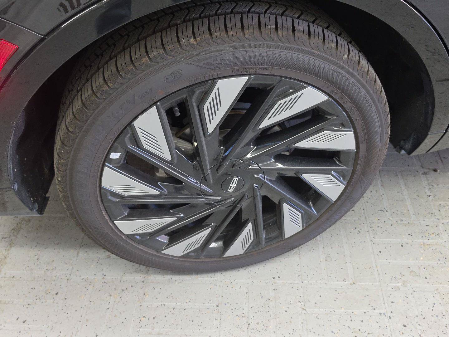 Certified 2025 Lincoln Nautilus Reserve w/ Jet Appearance Package AWD/4WD image 23