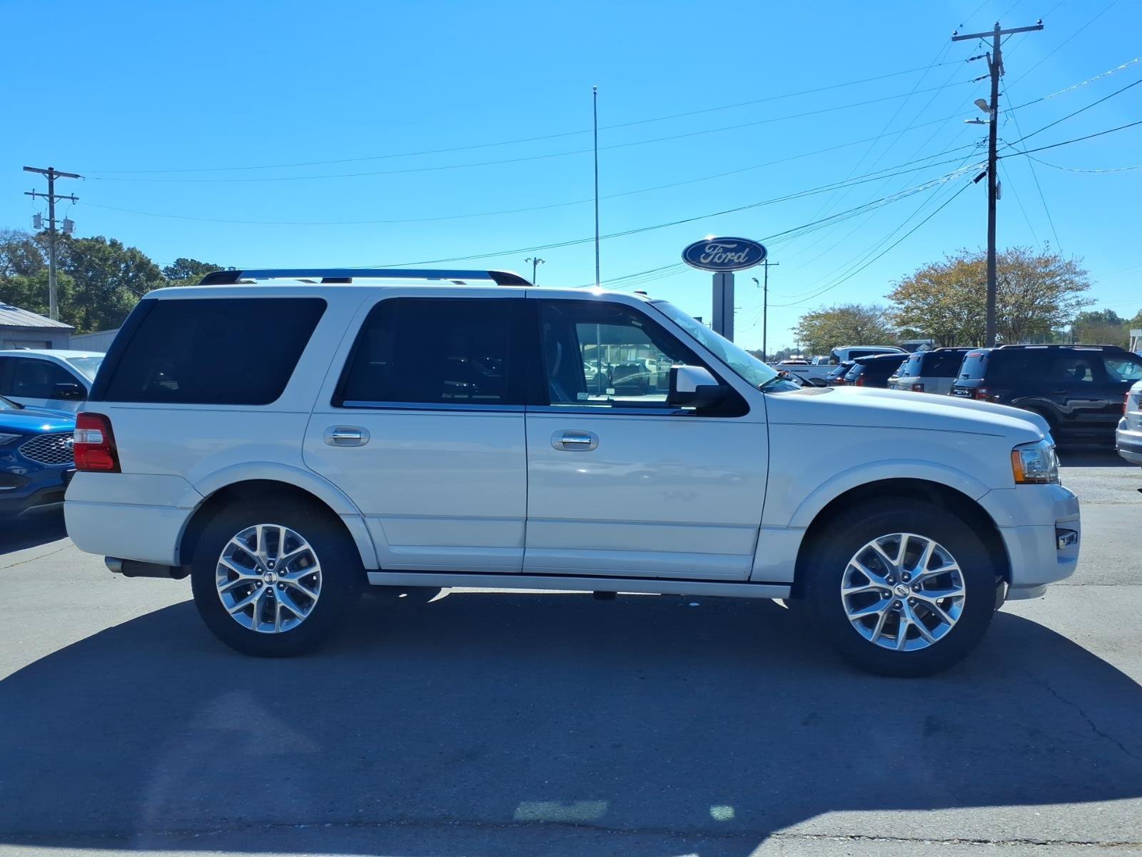 Used 2016 Ford Expedition Limited w/ Equipment Group 301A RWD image 5