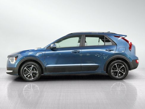 Used 2024 Kia Niro EX w/ EX Cold Weather Package FWD image 2