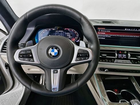 Used 2020 BMW X7 M50i w/ Dynamic Handling Package AWD/4WD image 11