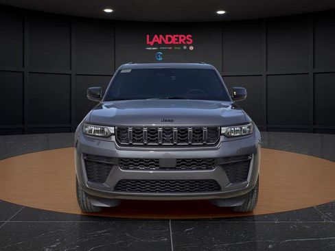 New 2026 Jeep Grand Cherokee Altitude RWD image 4