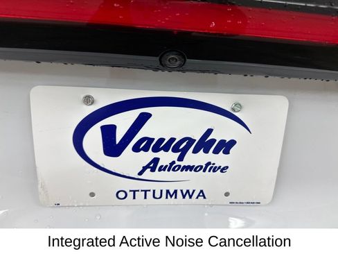 Used 2024 Chrysler Pacifica Touring-L FWD image 17
