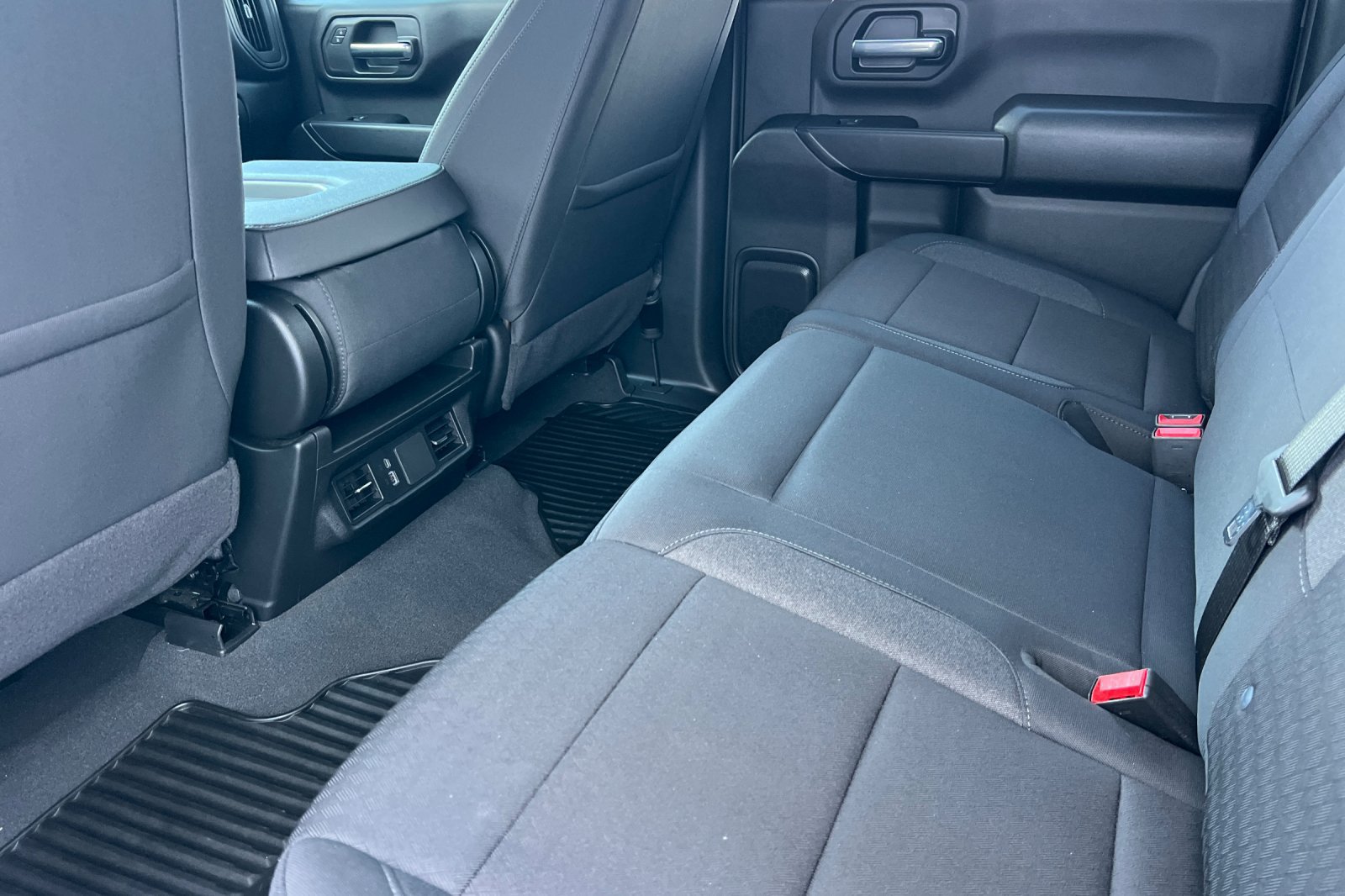 Used 2025 Chevrolet Silverado 2500 Custom w/ Custom Value Package AWD/4WD image 9