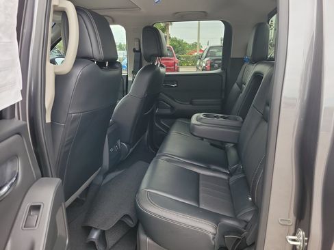 Certified 2024 Nissan Frontier SL w/ Technology Package AWD/4WD image 10