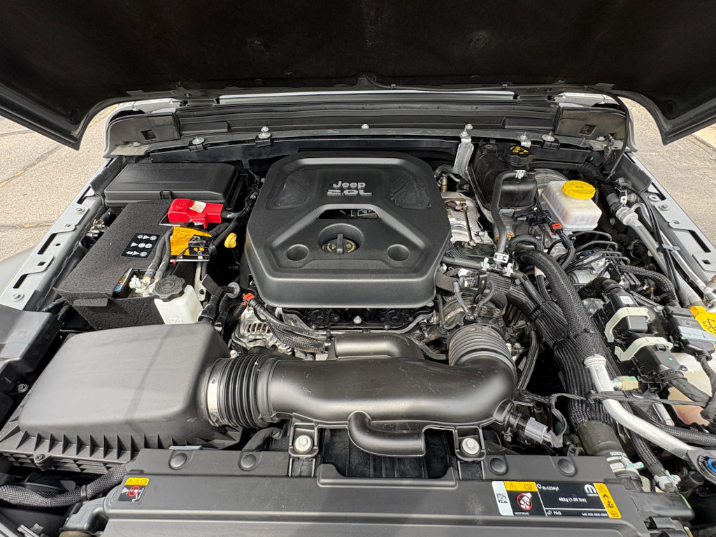 Used 2023 Jeep Wrangler Unlimited Sport AWD/4WD image 39