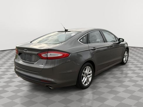 Used 2014 Ford Fusion SE w/ Equipment Group 202A image 4
