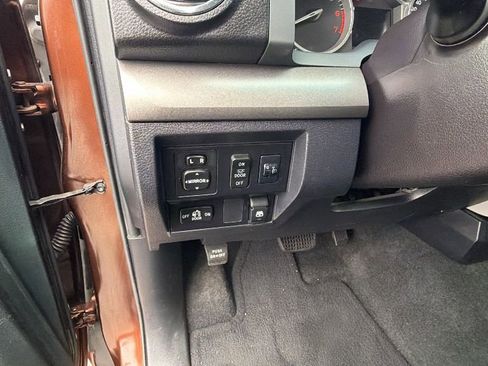 Used 2017 Toyota Tundra SR5 image 30