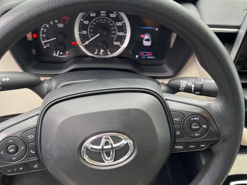 Used 2021 Toyota Corolla LE image 8