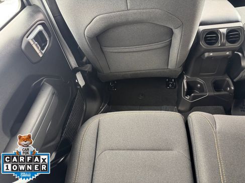 Used 2024 Jeep Wrangler Sport S image 21