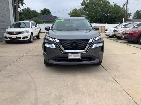 Used 2023 Nissan Rogue SV AWD/4WD image 3