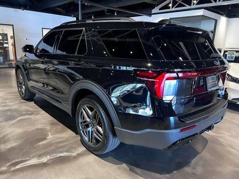 Used 2025 Ford Explorer ST-Line w/ Premium Package AWD/4WD image 7