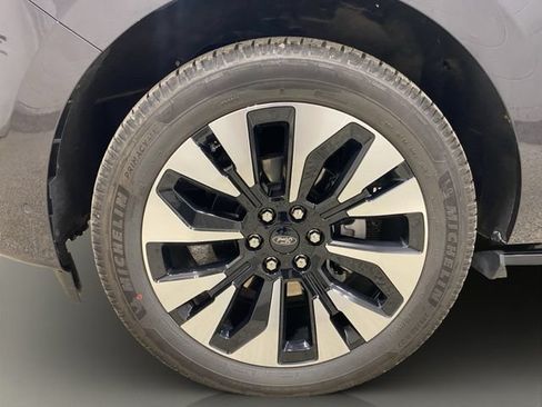 Certified 2025 Ford Expedition Max Platinum w/ Driver's Package AWD/4WD image 25