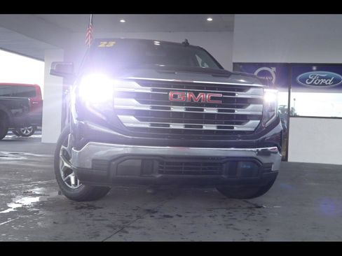 Used 2023 GMC Sierra 1500 SLE RWD image 1