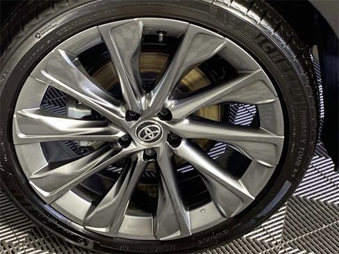 Used 2024 Toyota Crown Limited w/ Advanced Technology Package image 28