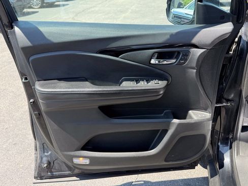 Used 2016 Honda Pilot Elite image 12