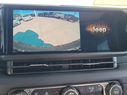 New 2026 Jeep Wrangler Rubicon w/ Xtreme 35 Tire Package image 12