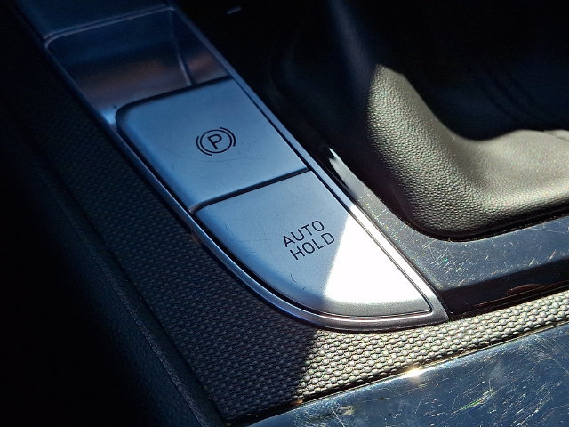 Certified 2025 Hyundai Elantra Limited FWD image 30