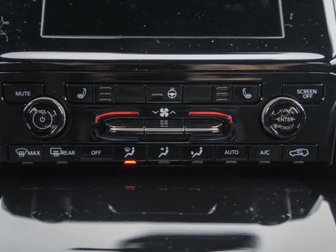 New 2025 Jeep Grand Cherokee Laredo X w/ Luxury Tech Group I image 21