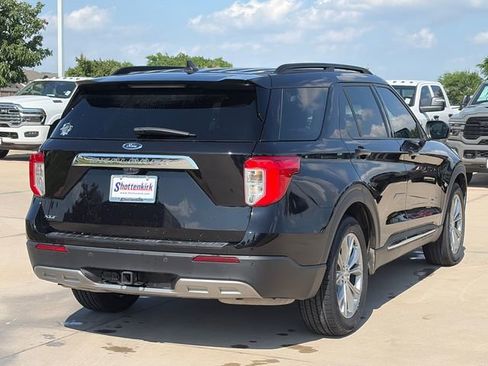 Used 2023 Ford Explorer XLT w/ Equipment Group 202A RWD image 9