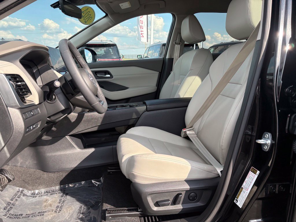 Used 2024 Nissan Rogue SL AWD/4WD image 30