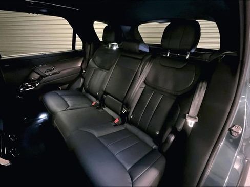 New 2025 Land Rover Range Rover Sport SE image 9