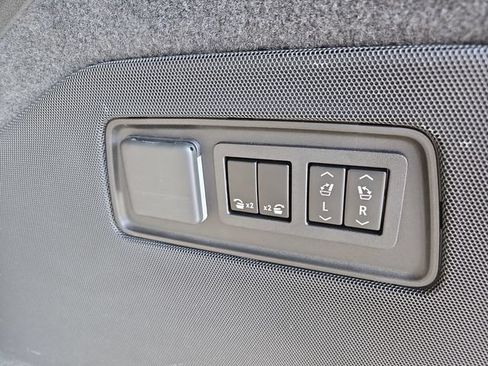 Used 2022 Cadillac Escalade Sport w/ Touring Package AWD/4WD image 38
