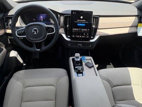 New 2026 Volvo XC90 B6 Plus w/ Protection Package Premier image 9