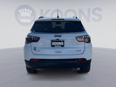 Used 2022 Jeep Compass Latitude image 5