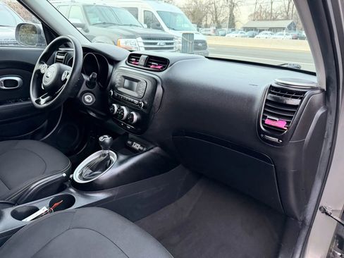 Used 2014 Kia Soul + image 22