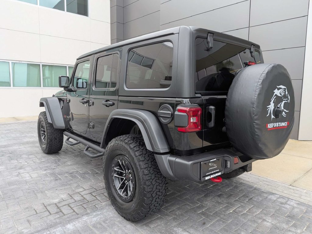 Used 2024 Jeep Wrangler Unlimited Rubicon w/ XTREMEE 35" Tire Package AWD/4WD image 3