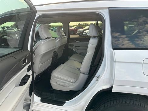 Used 2021 Jeep Grand Cherokee L Overland w/ Advanced Protech Group III AWD/4WD image 15