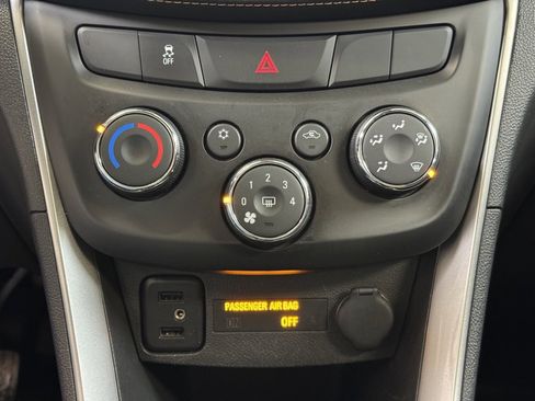 Used 2018 Chevrolet Trax LT w/ LT Convenience Package image 33