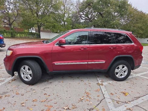 Used 2012 Jeep Grand Cherokee Laredo w/ Laredo E Group image 3
