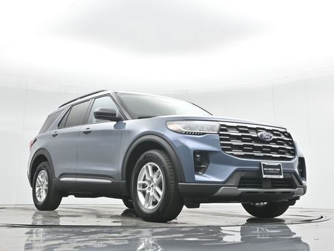 New 2025 Ford Explorer Active w/ Active Comfort Package image 30