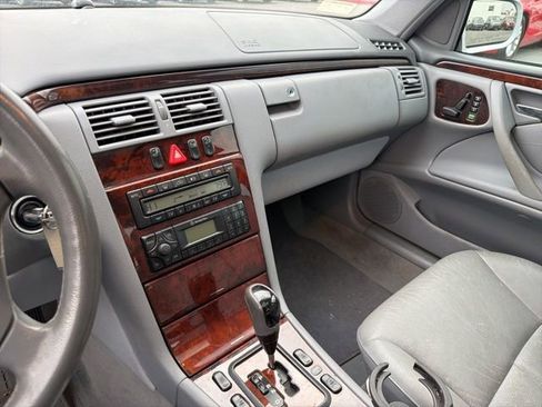 Used 2001 Mercedes-Benz E 320 Sedan image 16