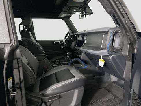Used 2024 Ford Bronco Black Diamond w/ Sasquatch Package image 24